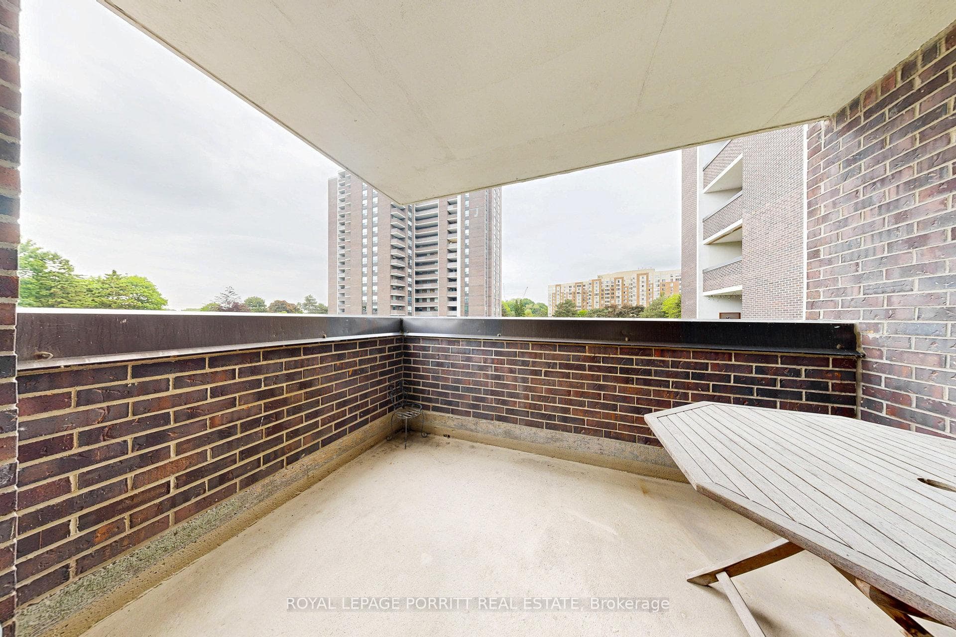 1535 Lakeshore Road Unit 201 photo 30