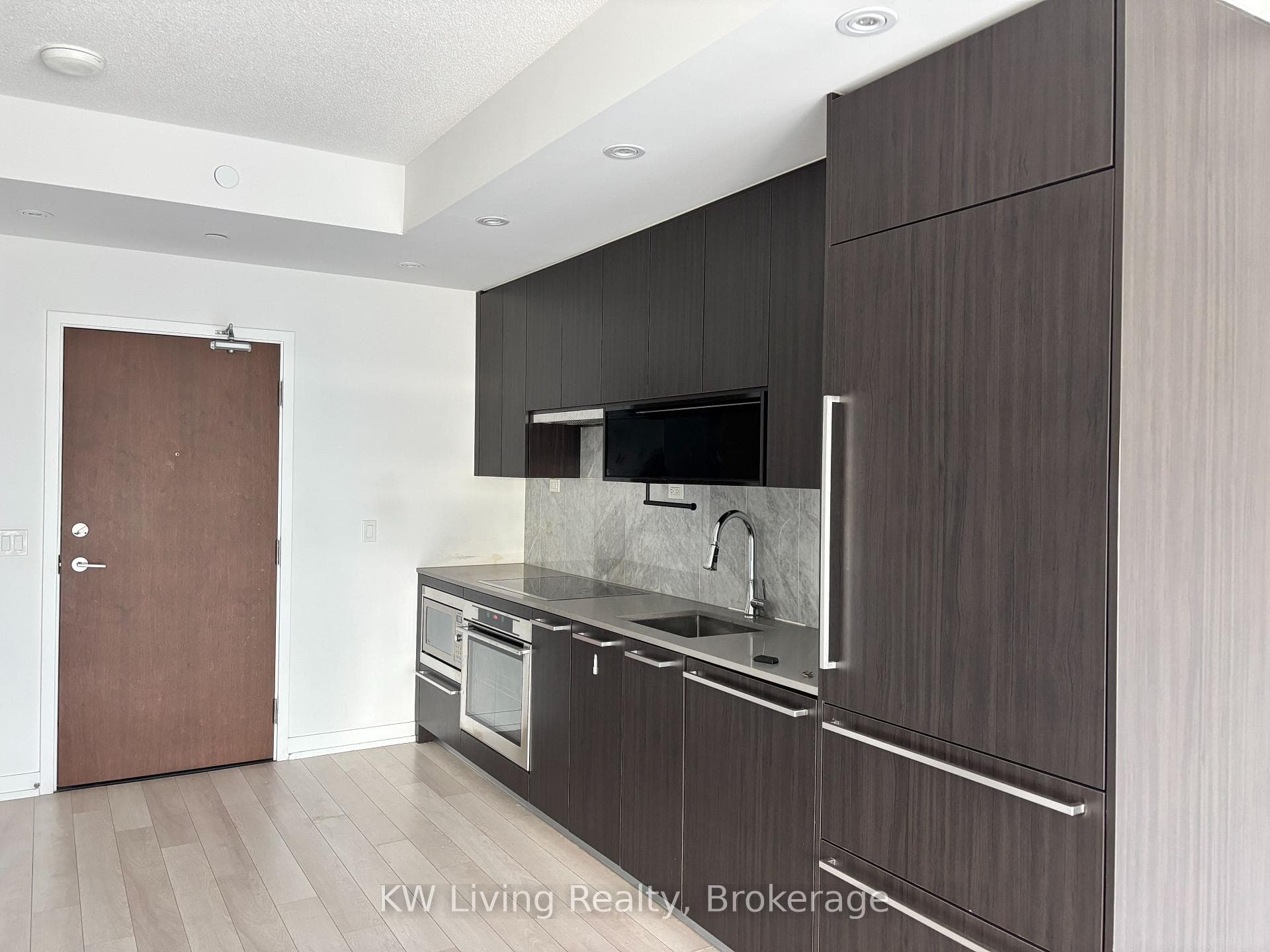 117 McMahon Drive Unit 3805 photo 1