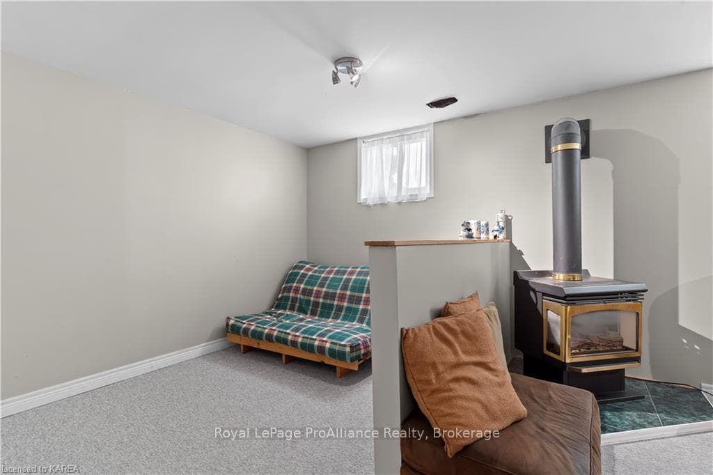 1219 ROCKWOOD Drive photo 27