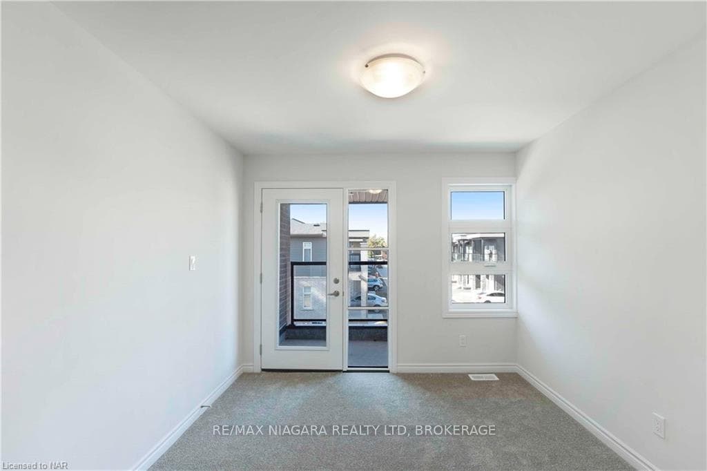 5672 DORCHESTER Road Unit 57 photo 16