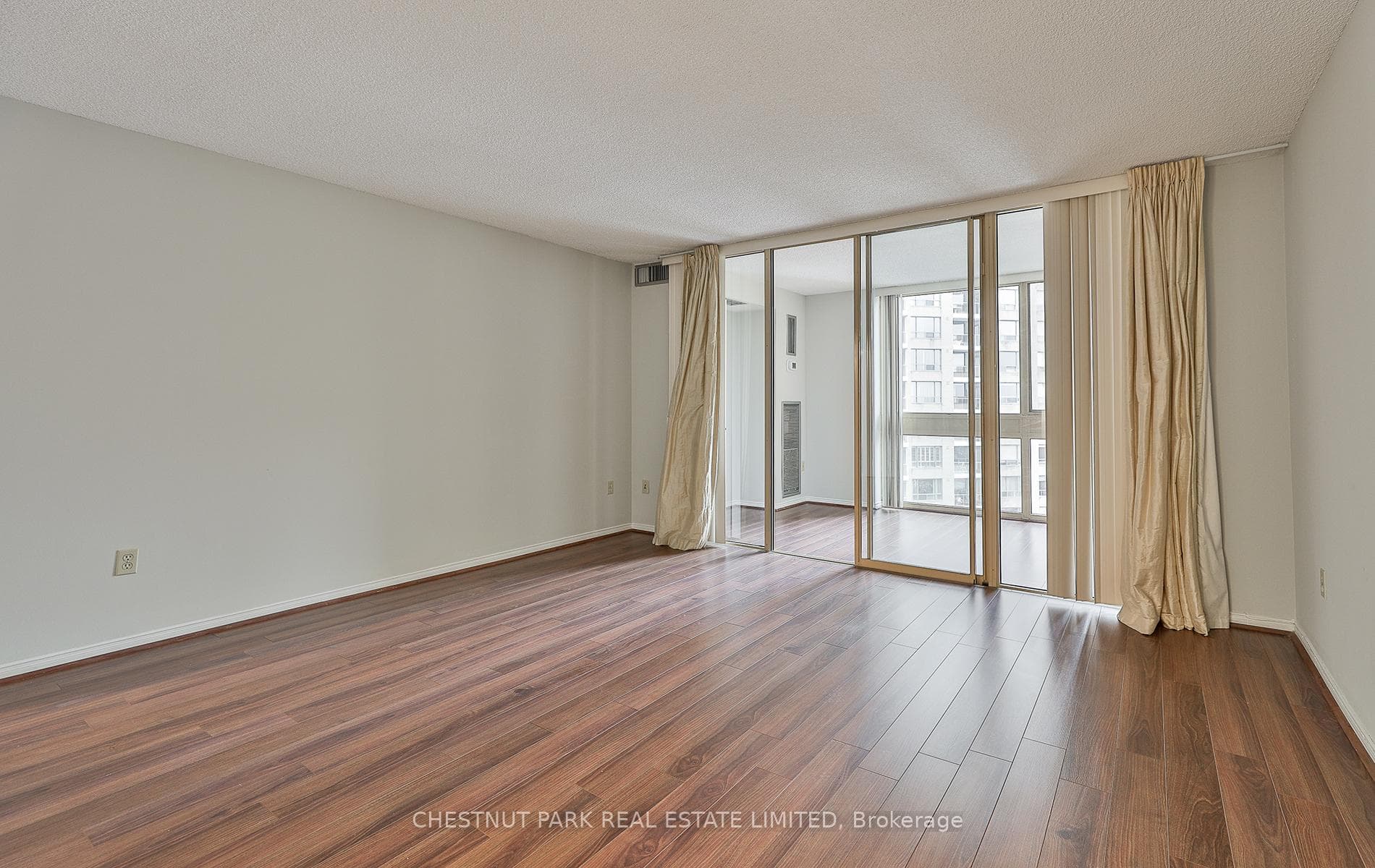 131 Beecroft Road Unit 1107 photo 24