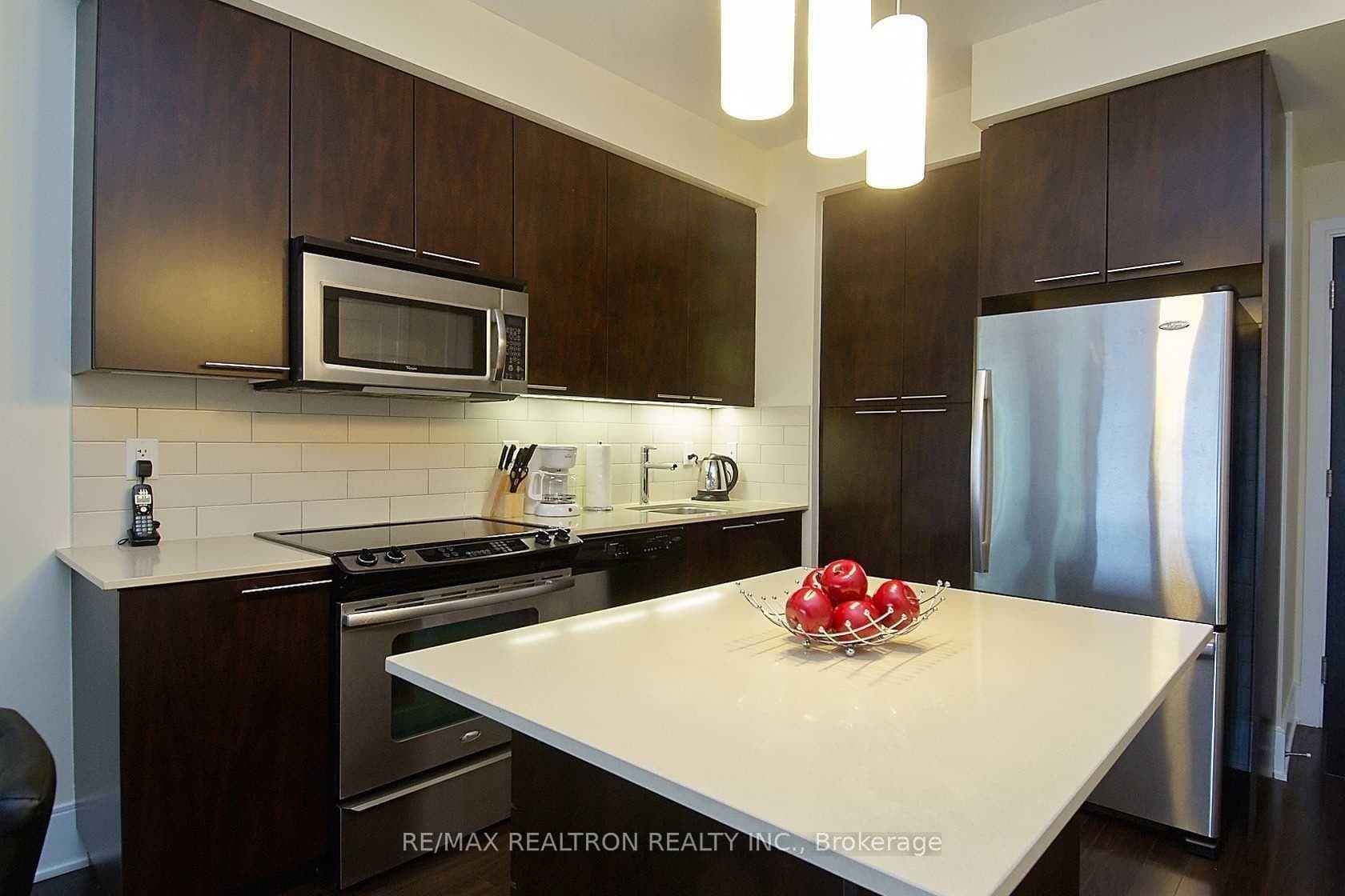 70 Roehampton Avenue Unit 1319 photo 18