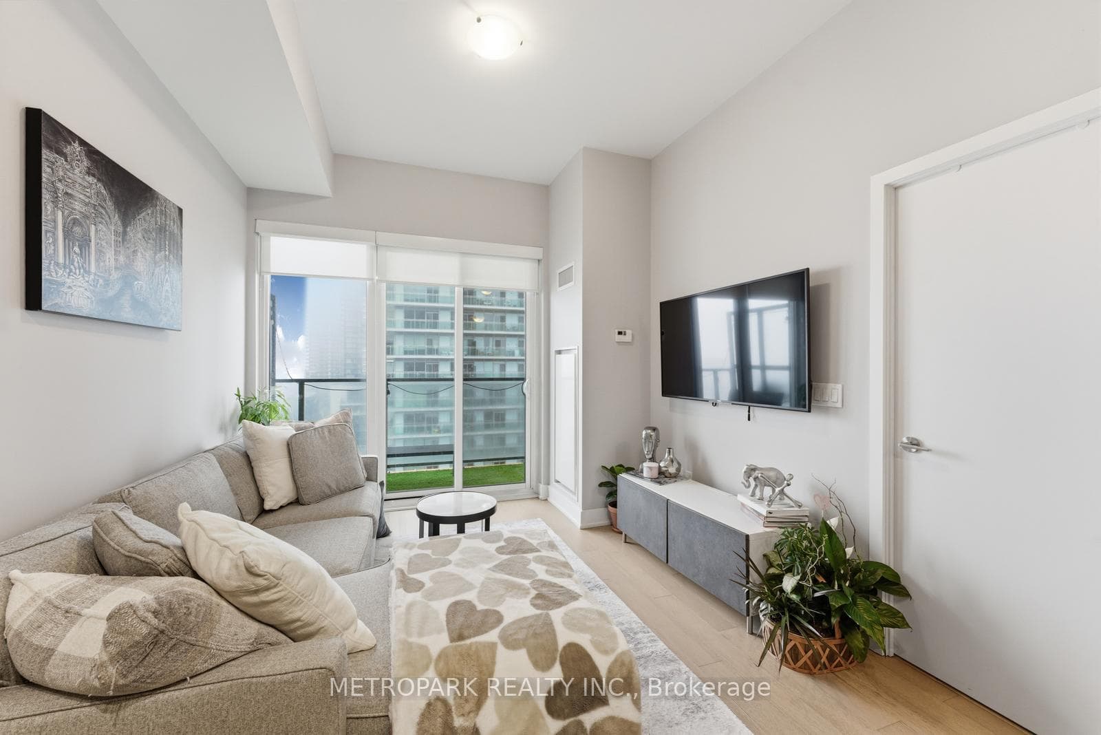 30 SHORE BREEZE Drive Unit 1414 photo 16