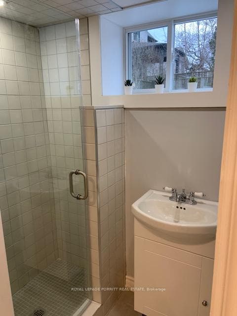 110 Prince Edward Drive photo 31