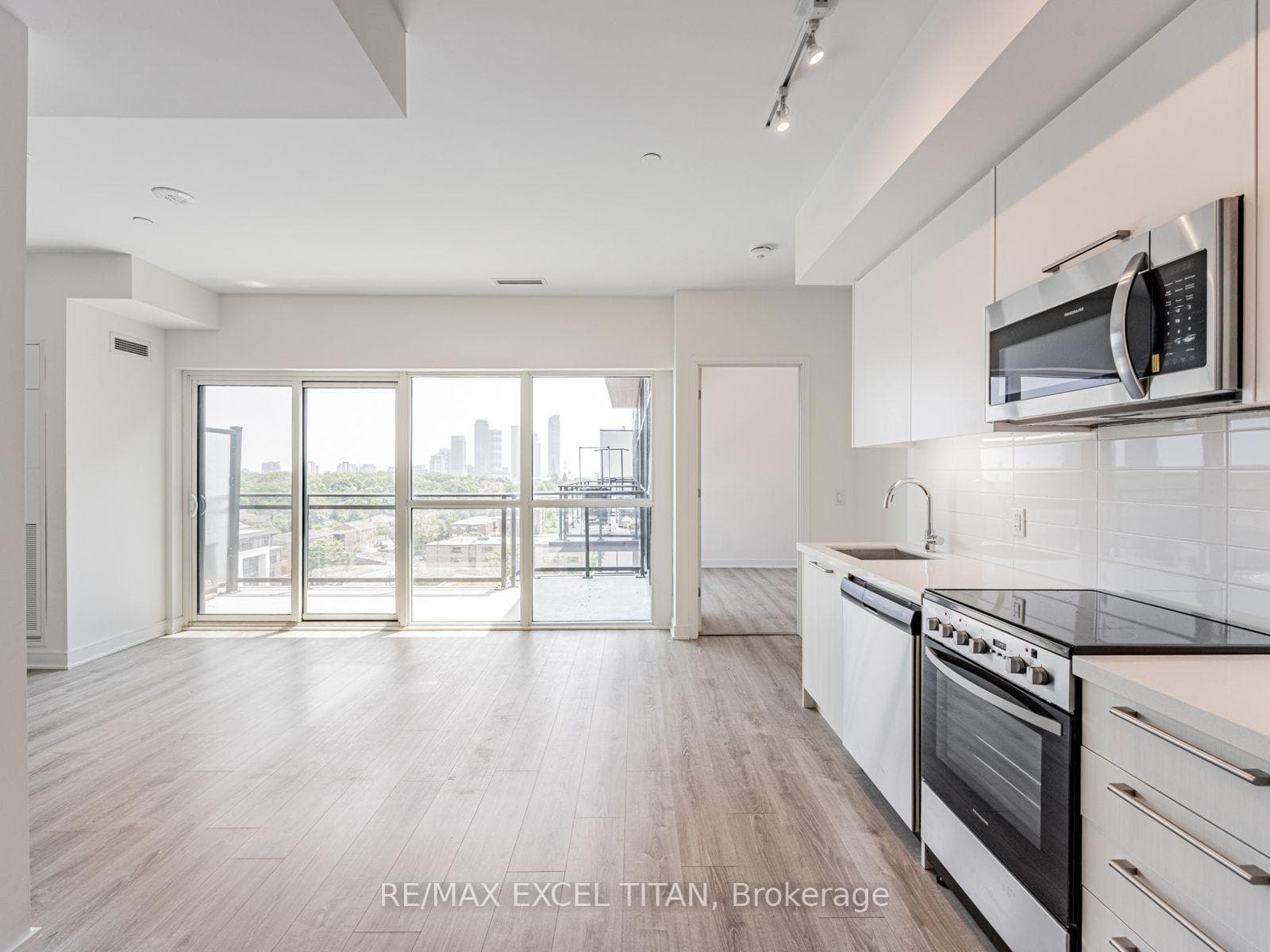 25 Neighbourhood Lane Unit 1012 photo 6