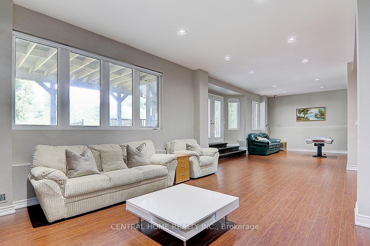 134 Bradgate Drive photo 32
