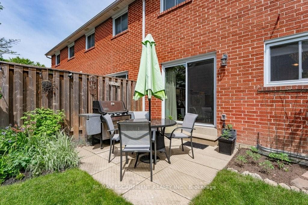 21 Harper Way photo 36