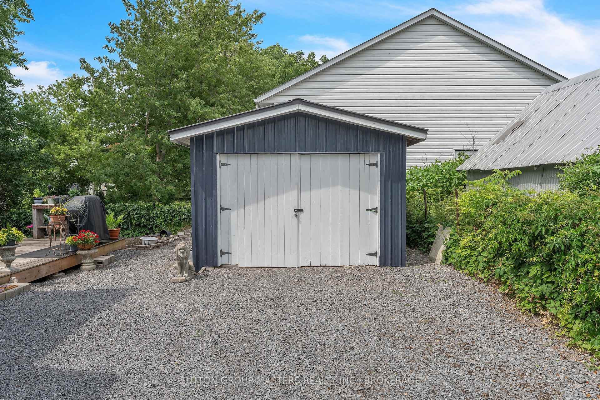 173 Davy Street photo 47