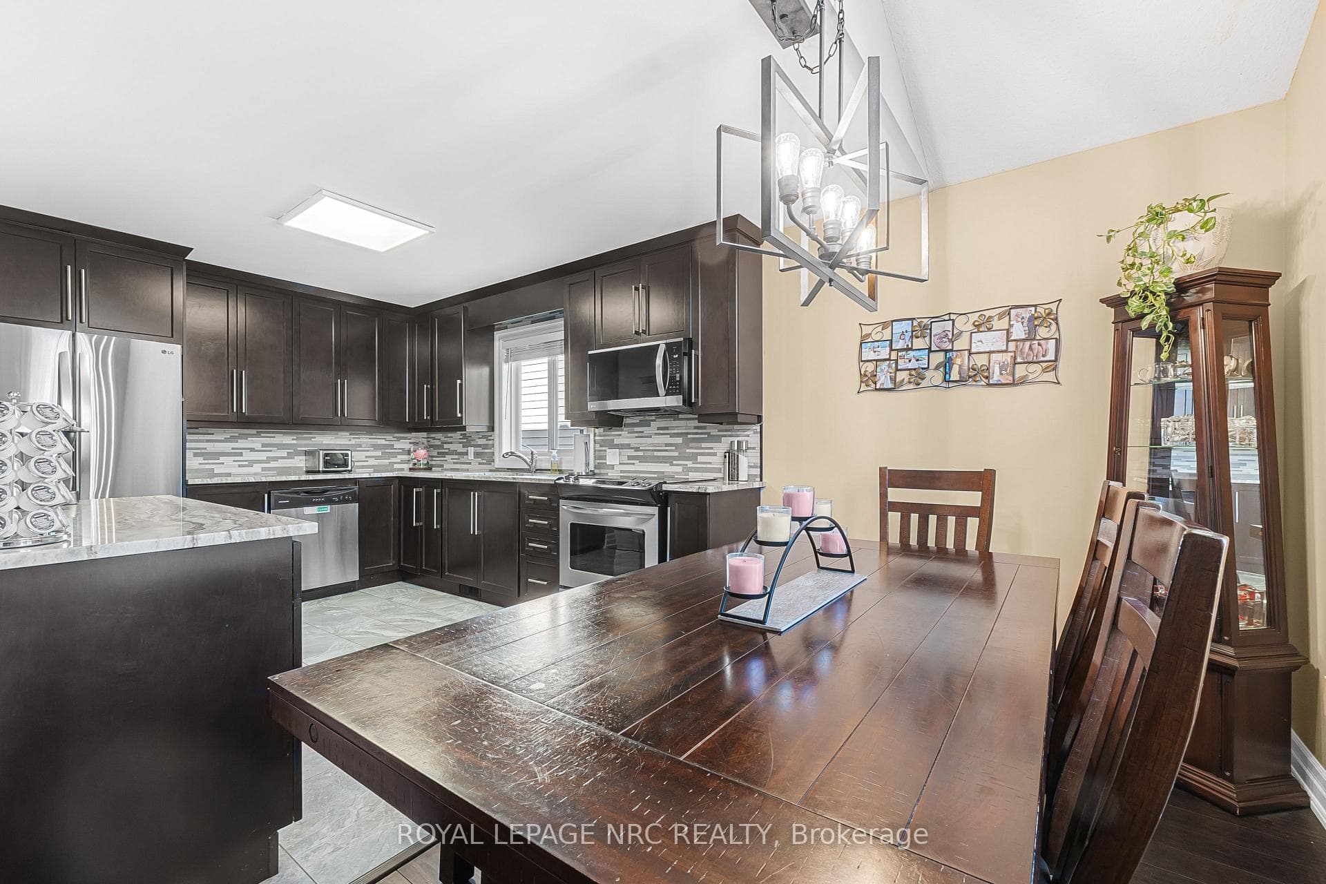 551 Scott Street photo 10