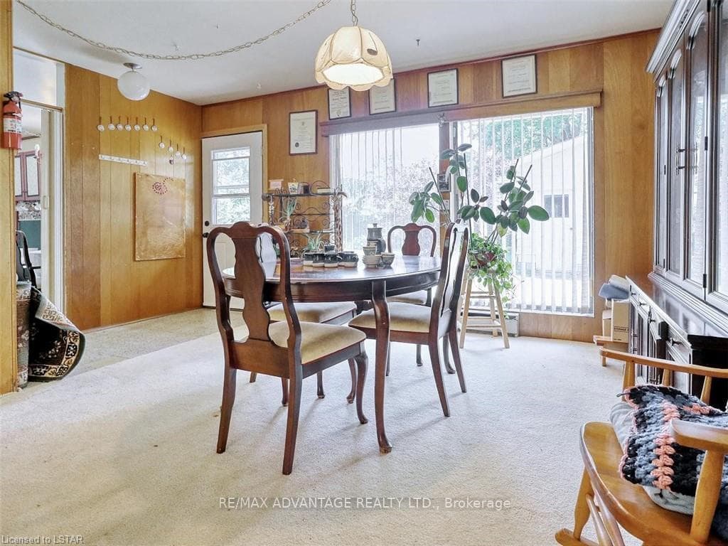 57 Sunray Avenue photo 15