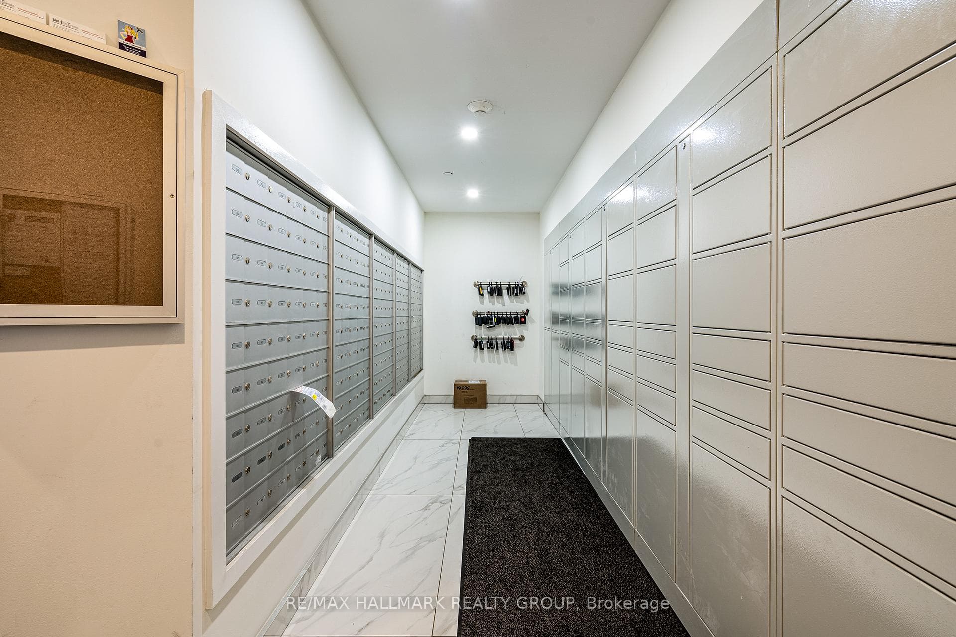15 Queen Street Unit 1006 photo 2