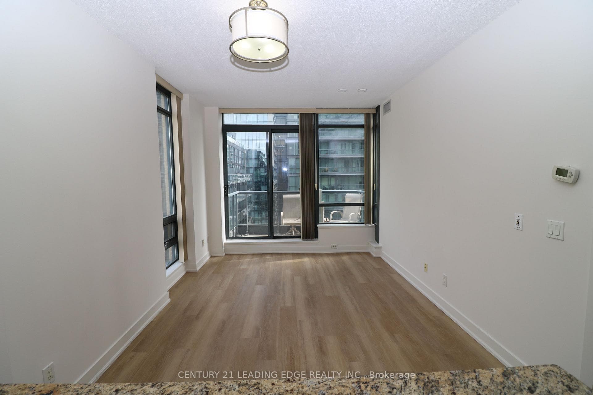 438 KING Street Unit 1404 photo 16