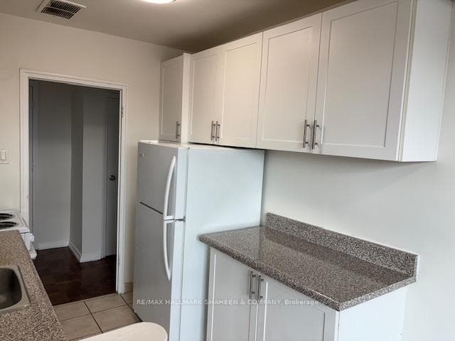 2 Kinsdale Boulevard Unit 311 photo 4