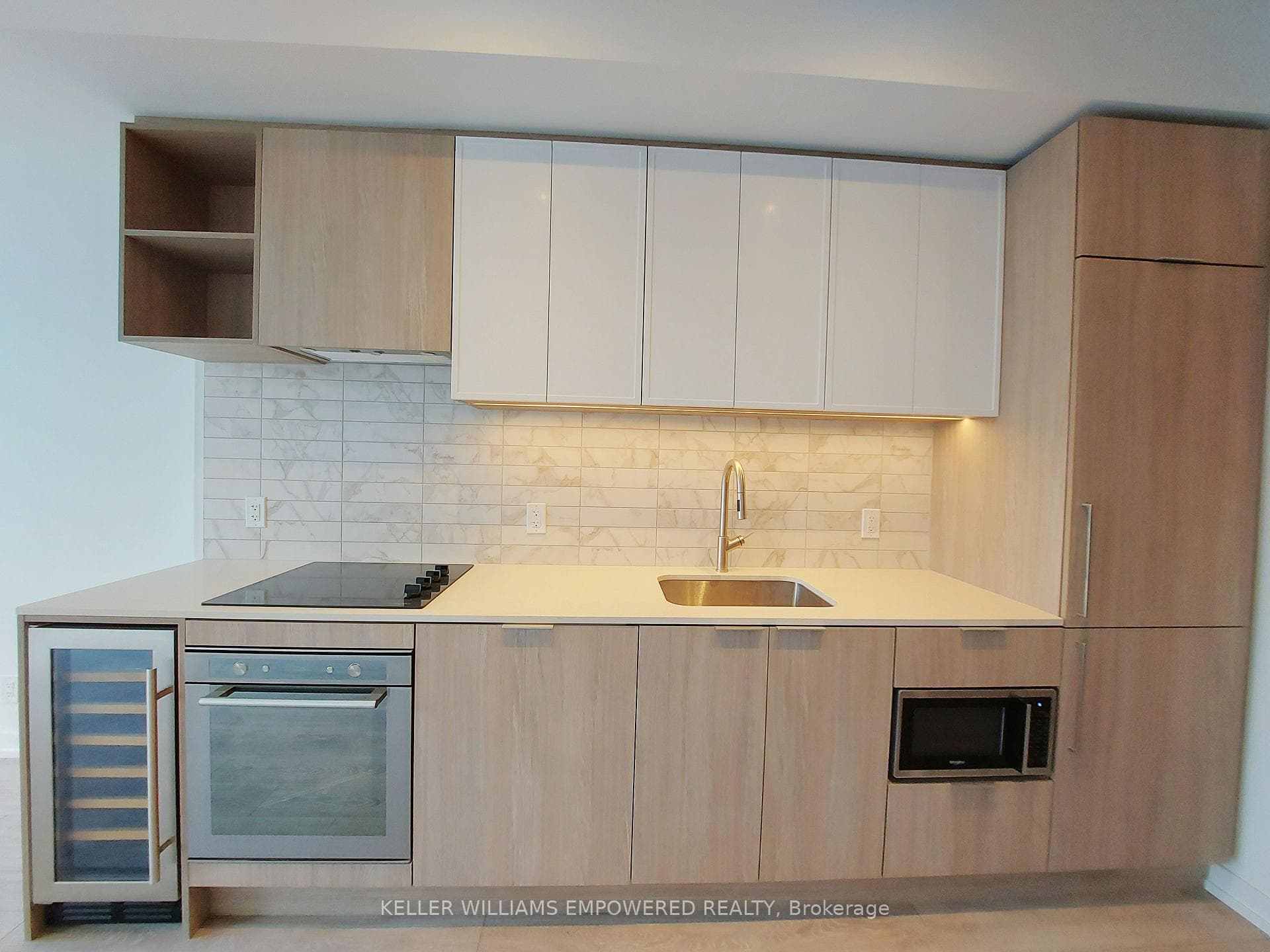 2020 Bathurst Street Unit 538 photo 8