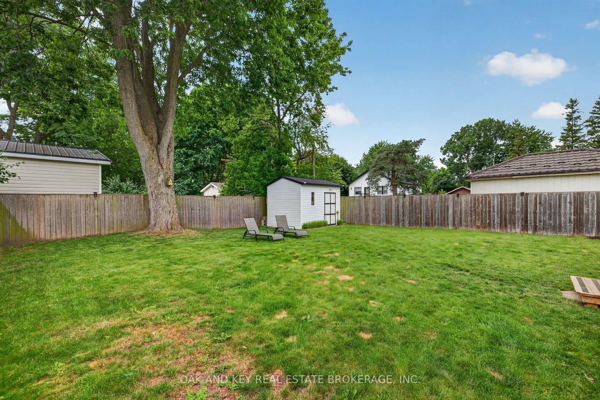 323 Clarke Road photo 35