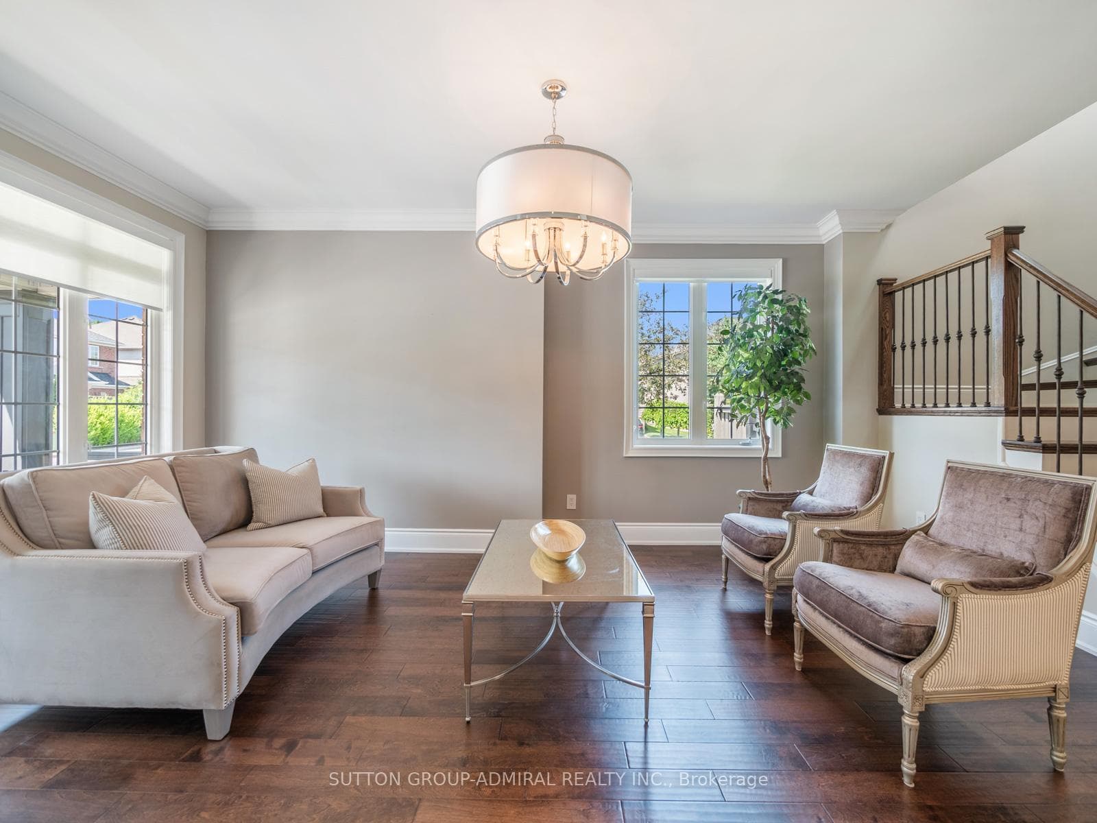 77 Arrowood Crescent photo 4