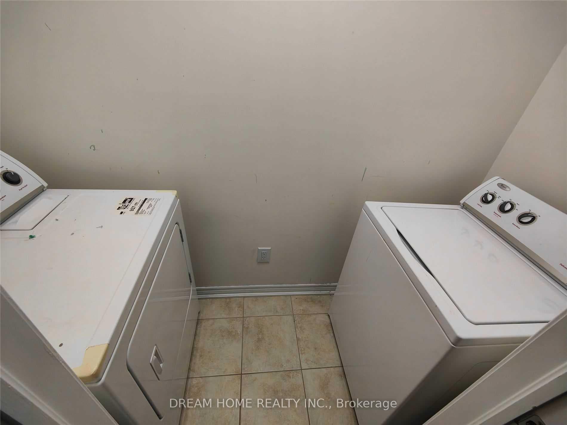 10587 Woodbine Avenue photo 26