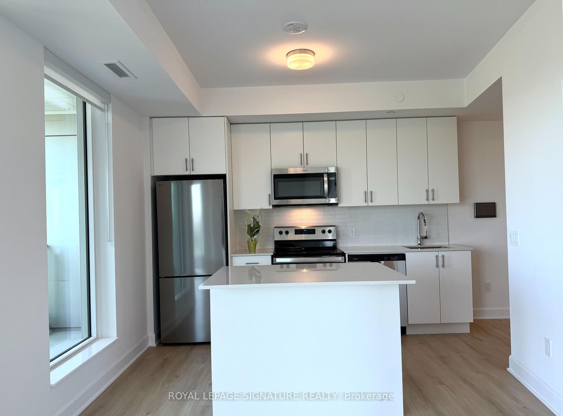 3240 William Coltson Avenue Unit 813 photo 1