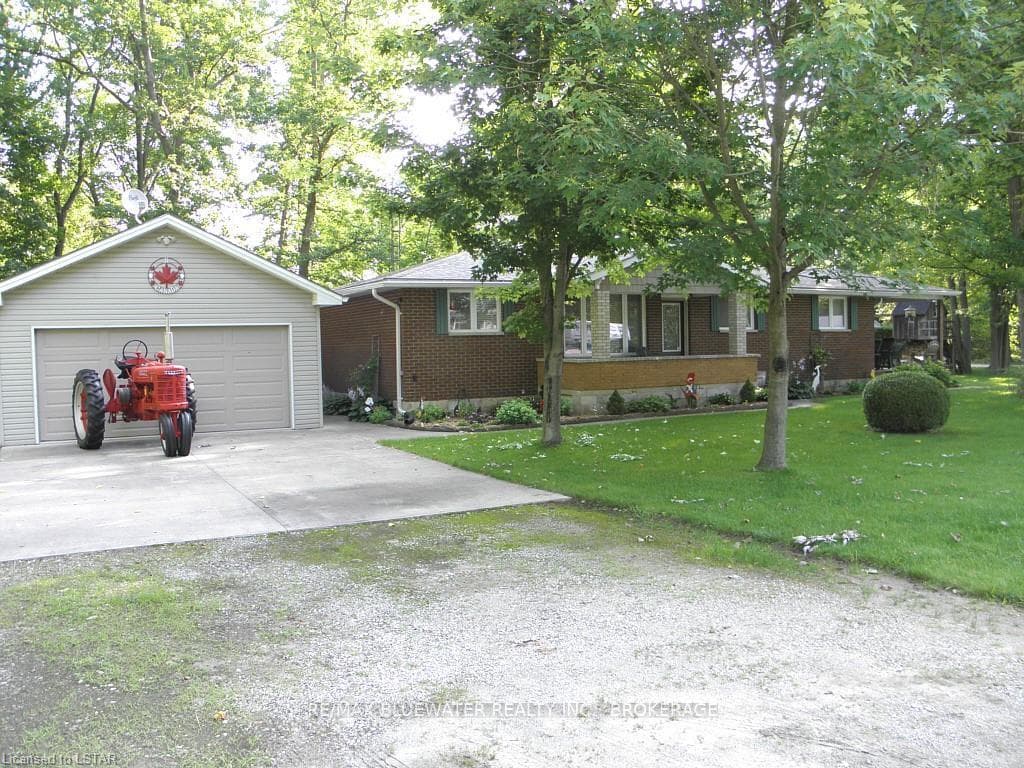 6136 LONDON Road photo 1