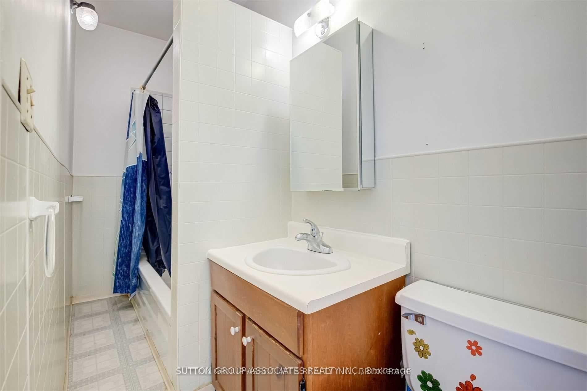 full bathroom