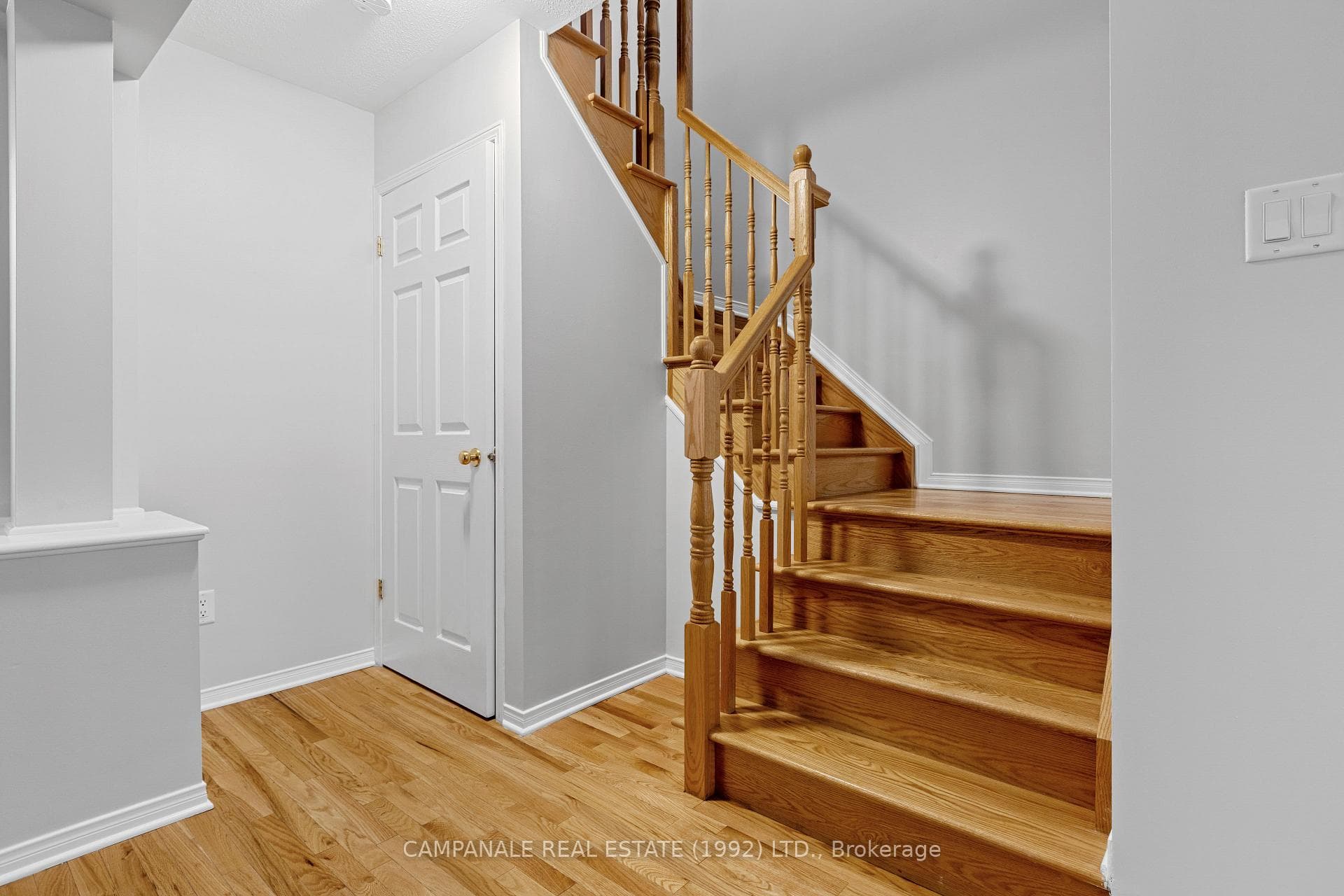 94 Wolff Crescent photo 3