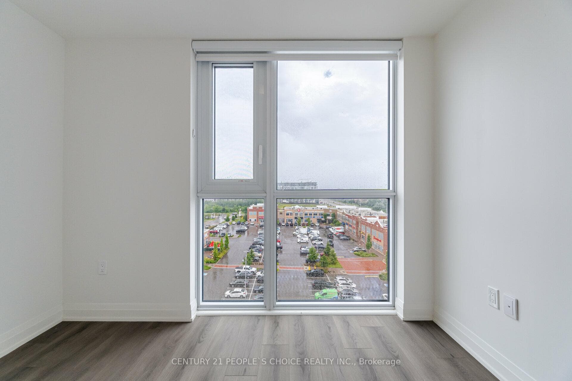 509 Dundas Street Unit 711 photo 22
