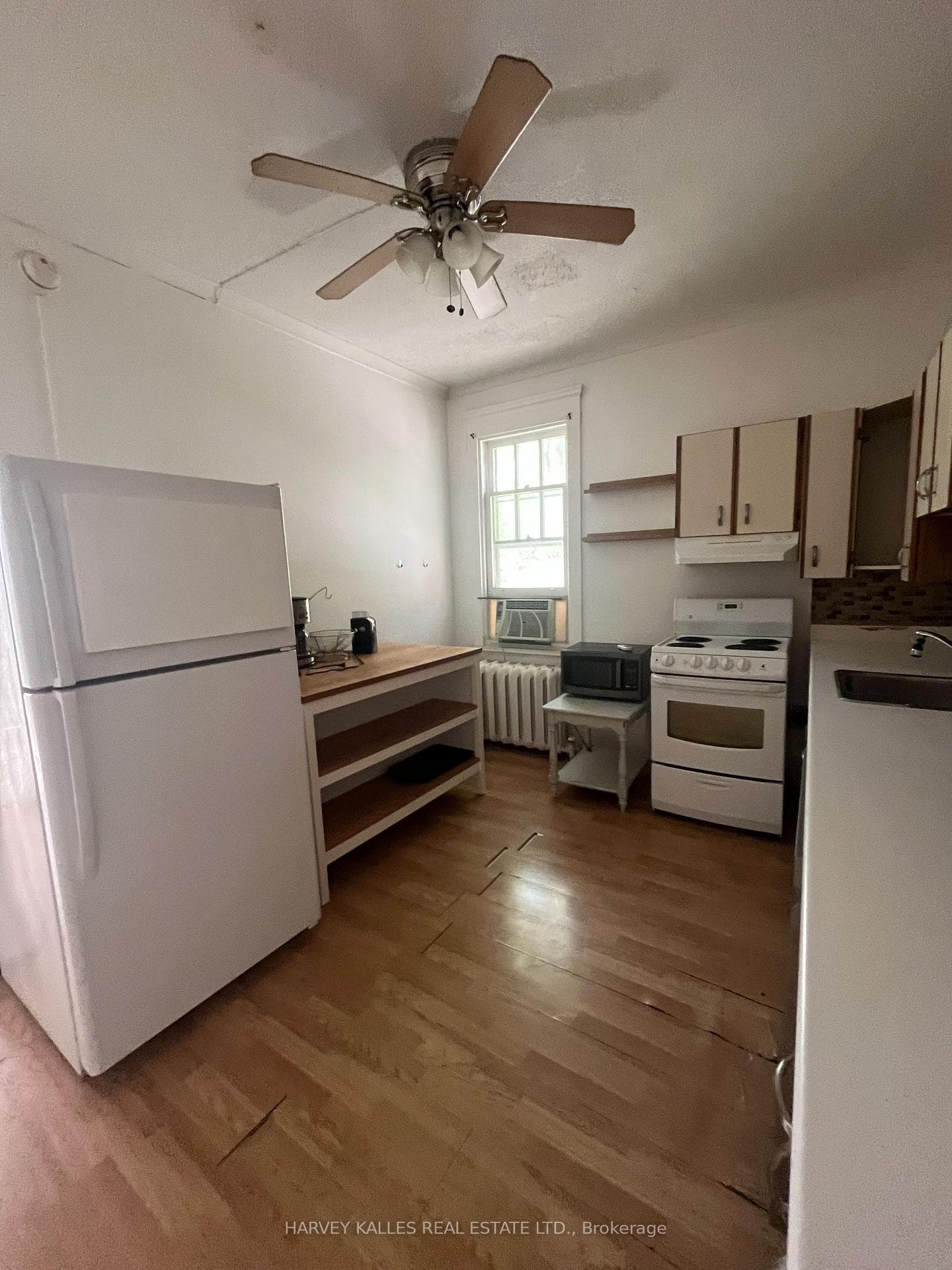 440 Avenue Road Unit 2 photo 5