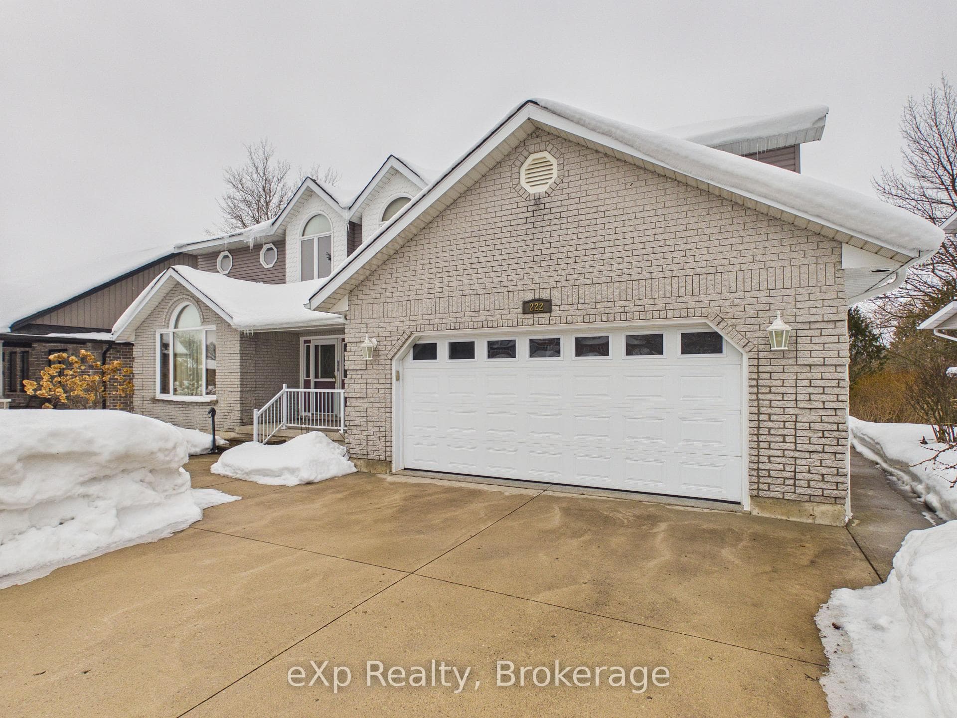 222 2nd Avenue photo 1