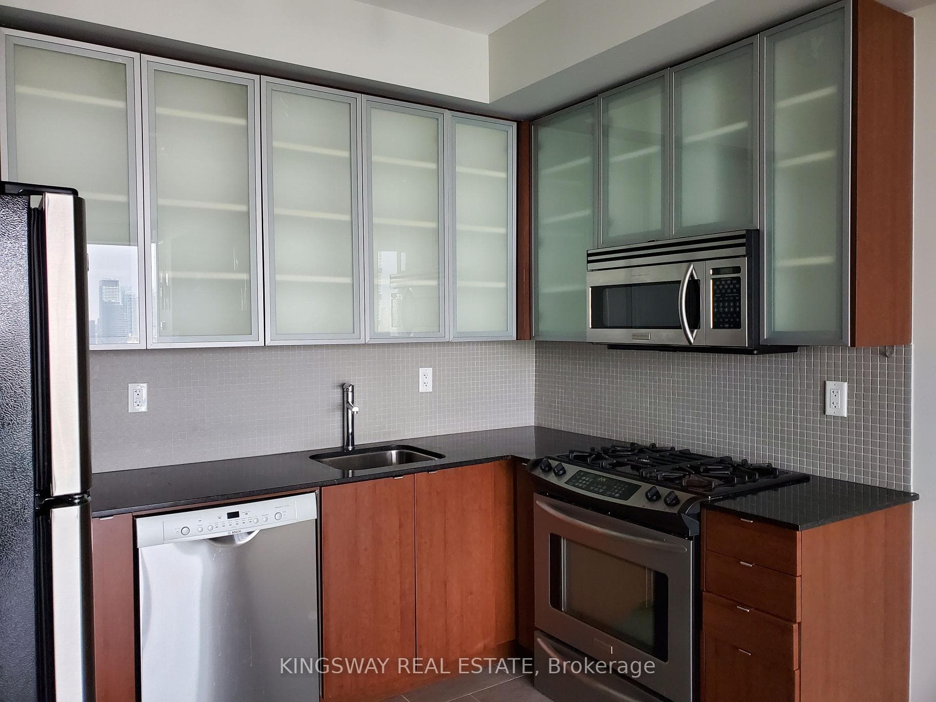 33 Lombard Street Unit 3403 photo 9