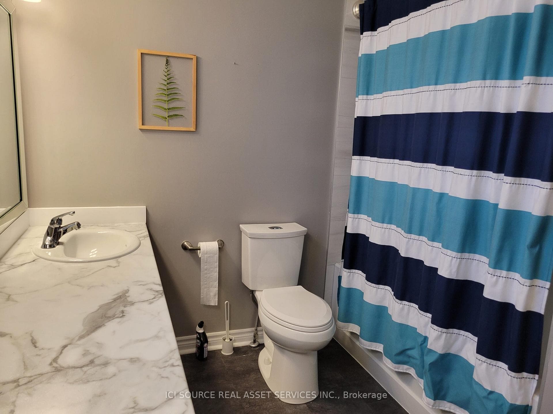88 Wade Square photo 9