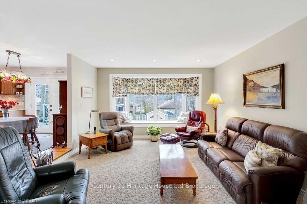21 WOODSIDE Drive photo 11