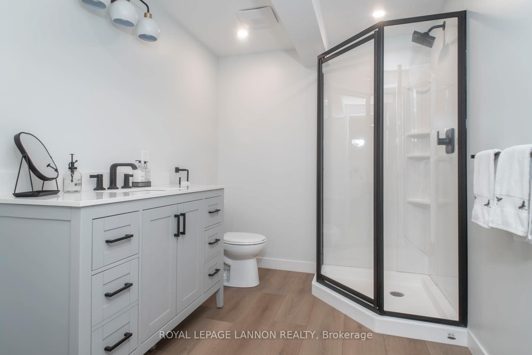 633 Hyde Park Avenue photo 24