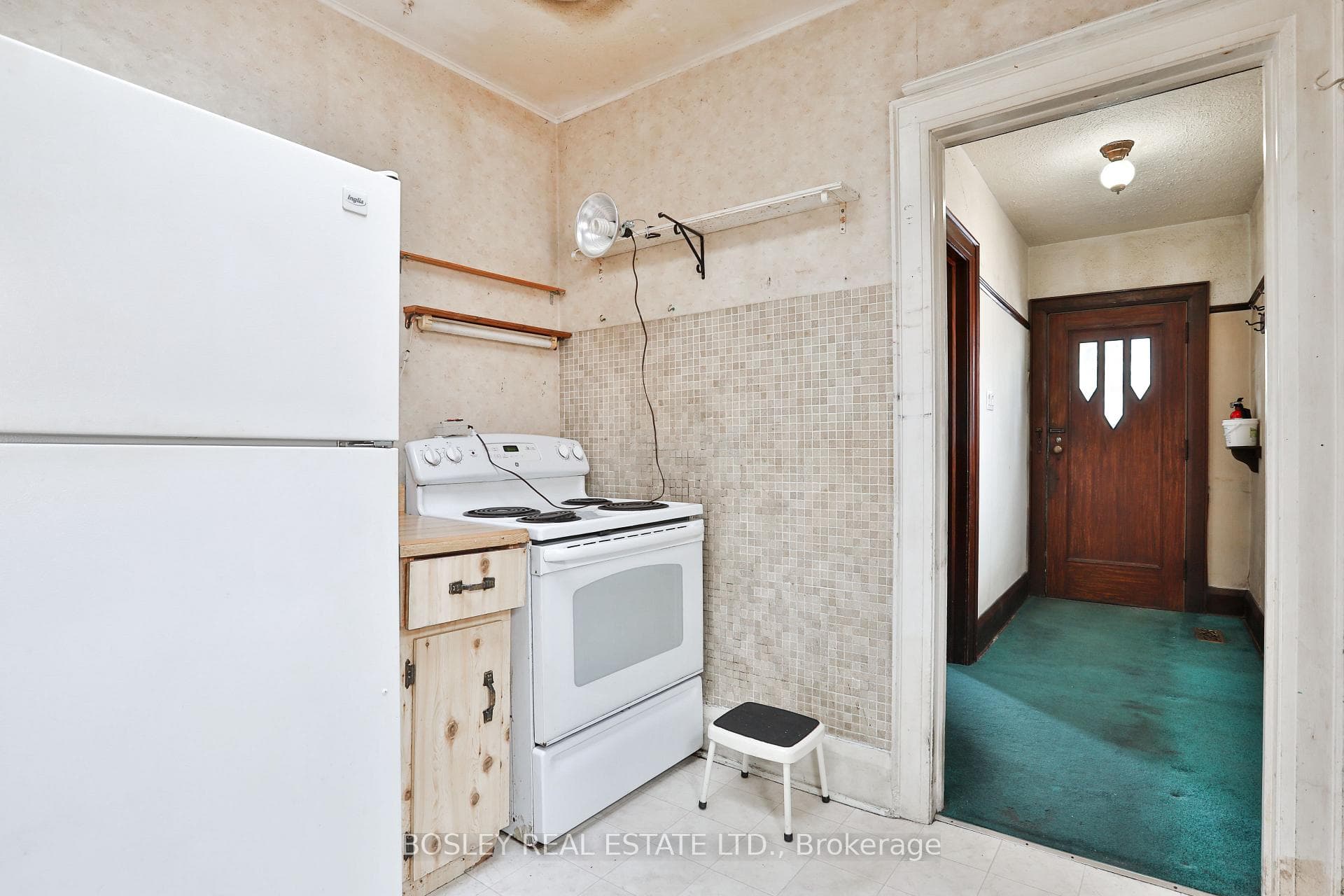 15 Whitewood Road photo 11
