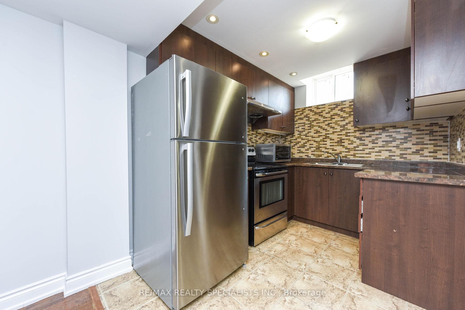 92 Delport Close photo 27