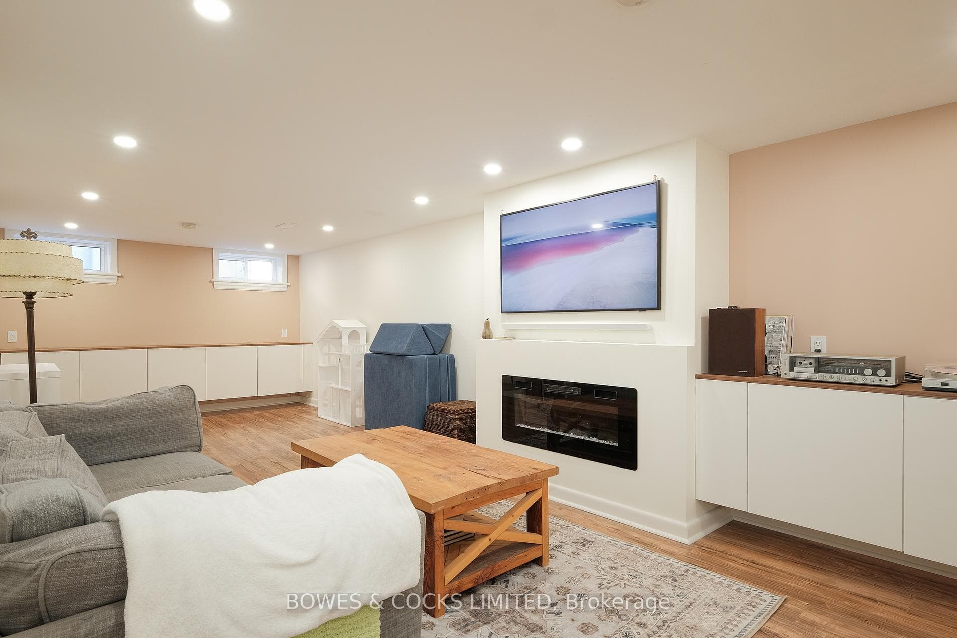 730 Crawford Place photo 26