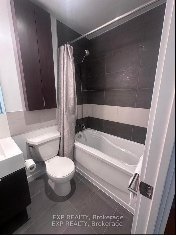 110 Charles Street Unit 1807 photo 11