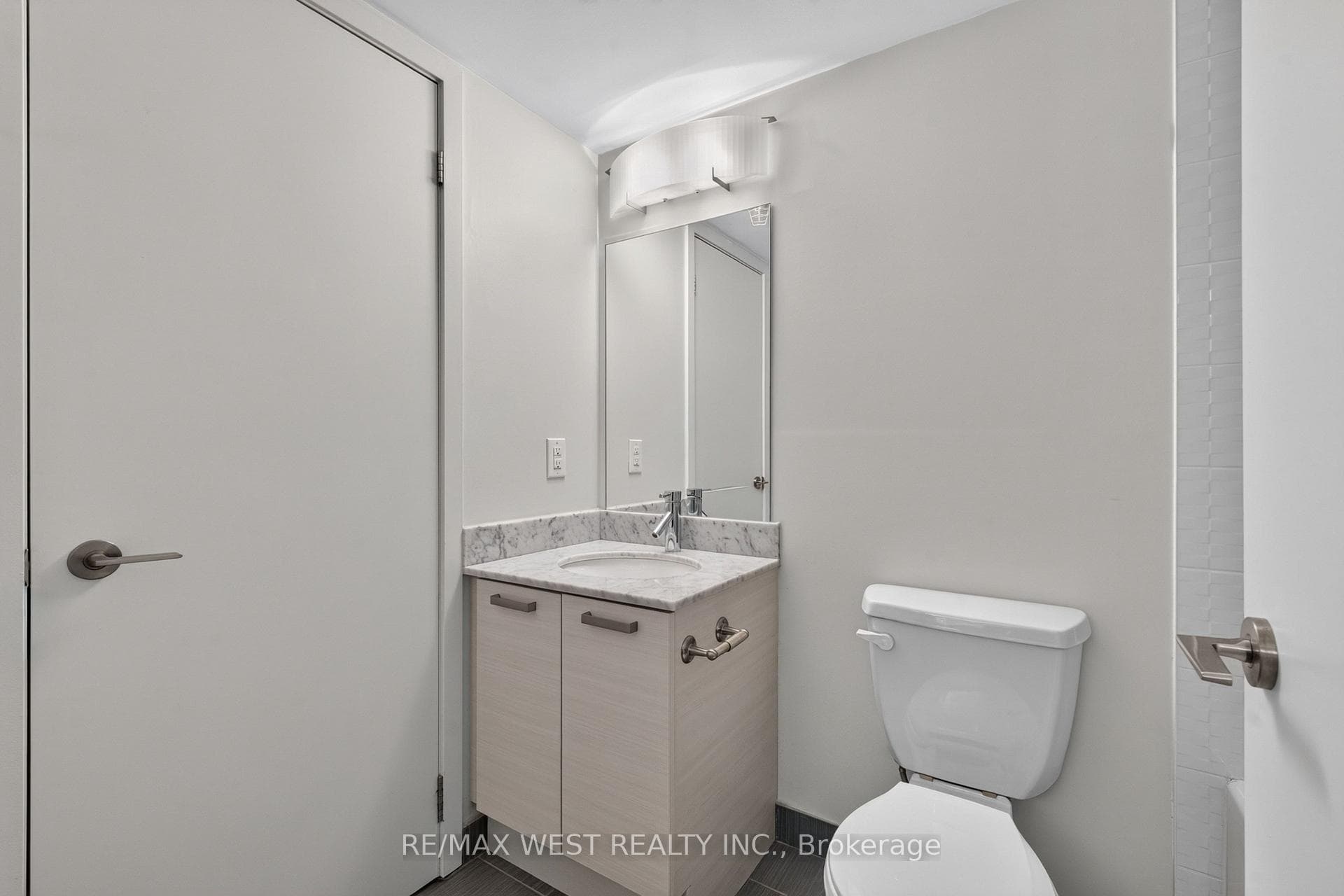 36 Lisgar Street Unit 1802 photo 20