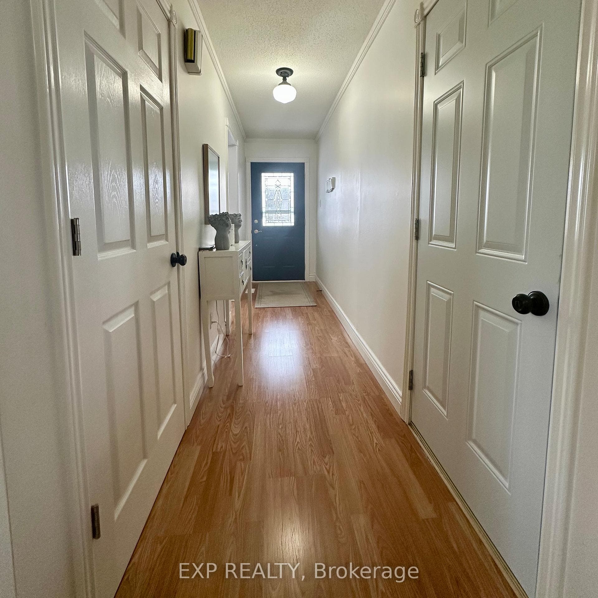 578 Highland Crescent photo 4