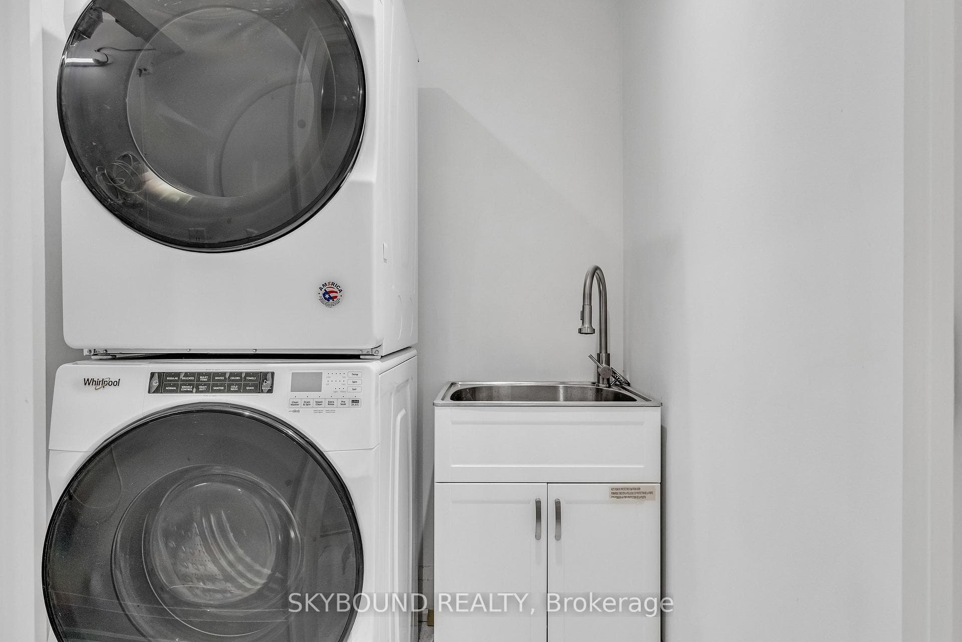 323 Mortimer Avenue Unit B photo 27