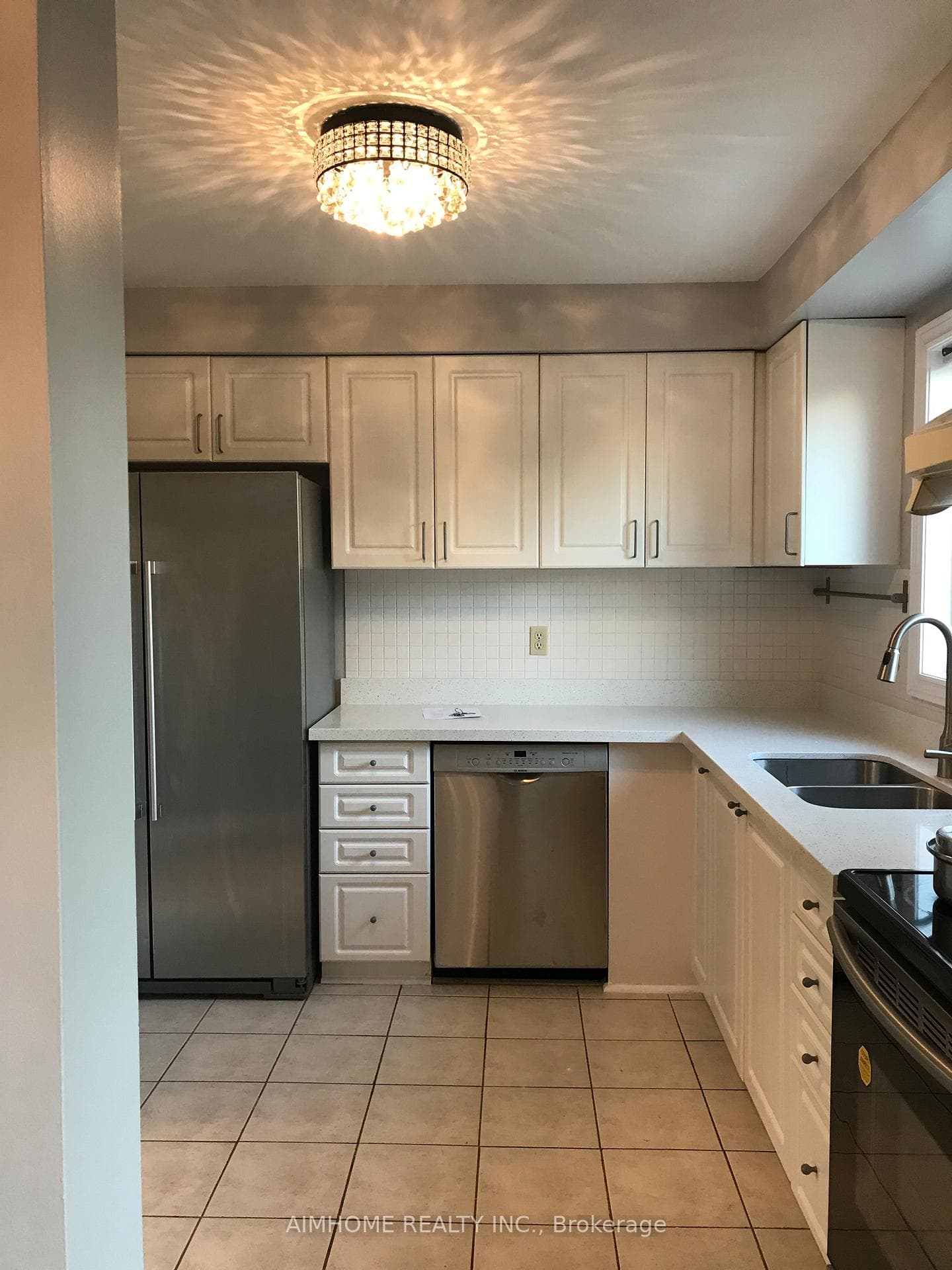 5095 Sunray Drive photo 5