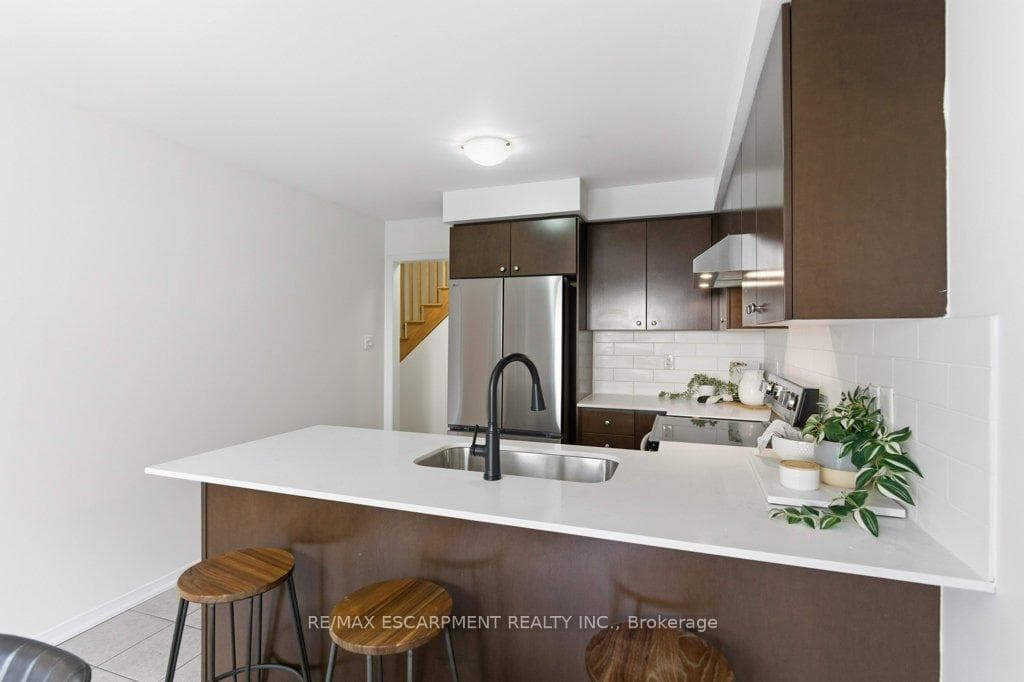 113 Thornlodge Drive photo 14