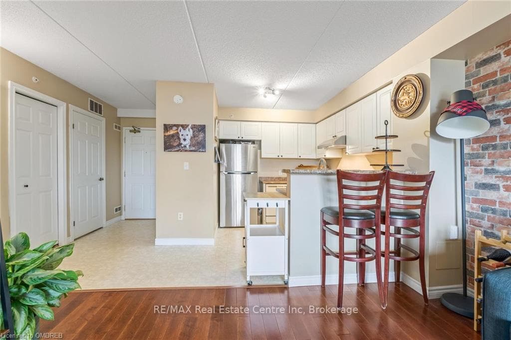 415 GRANGE Road Unit 205 photo 14