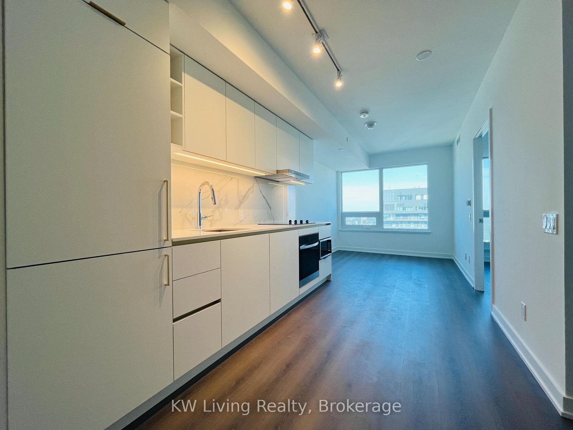 8 Wellesley Street Unit 5002 photo 3