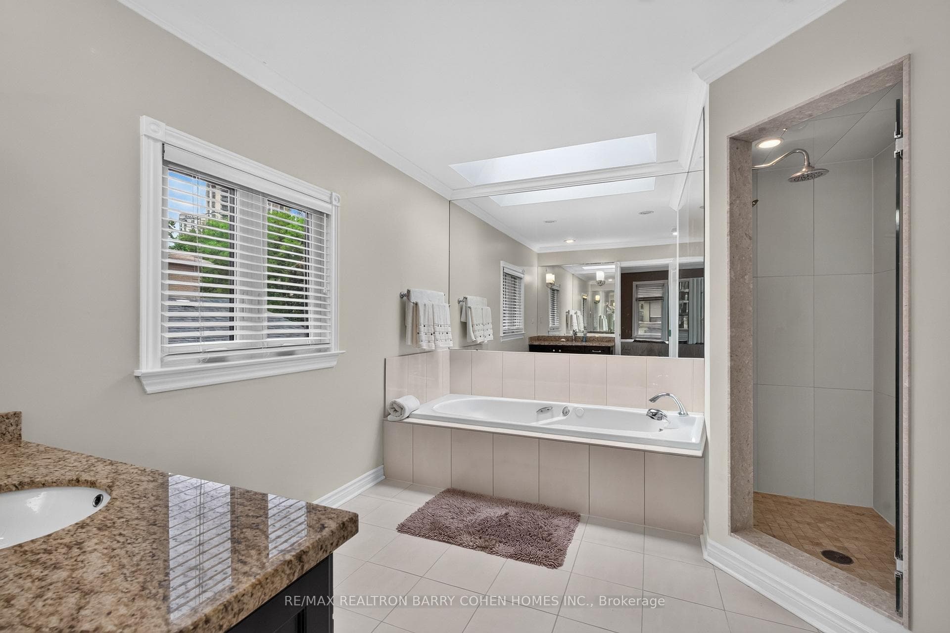 110 Upper Canada Drive photo 22