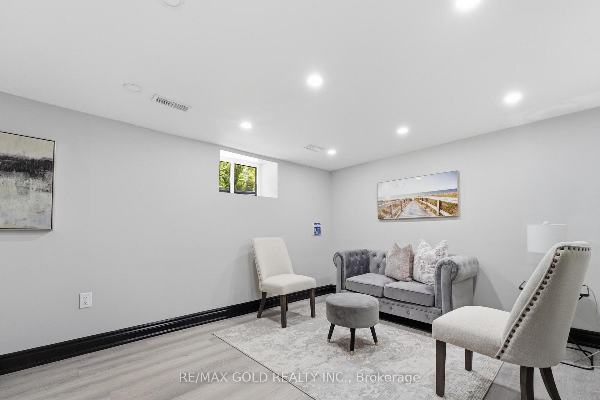2702 Embleton Road photo 35