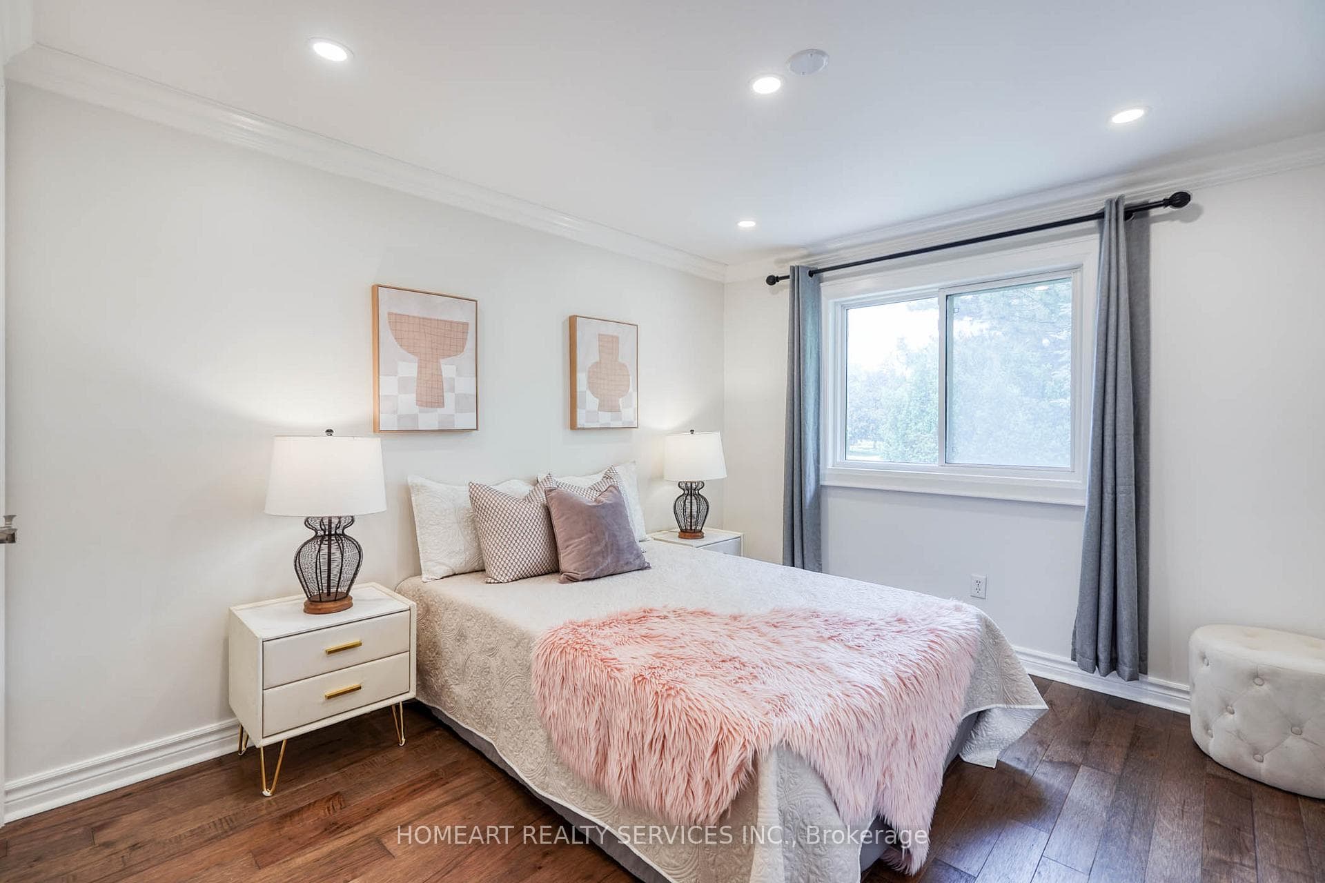 2 Camelot Way photo 23