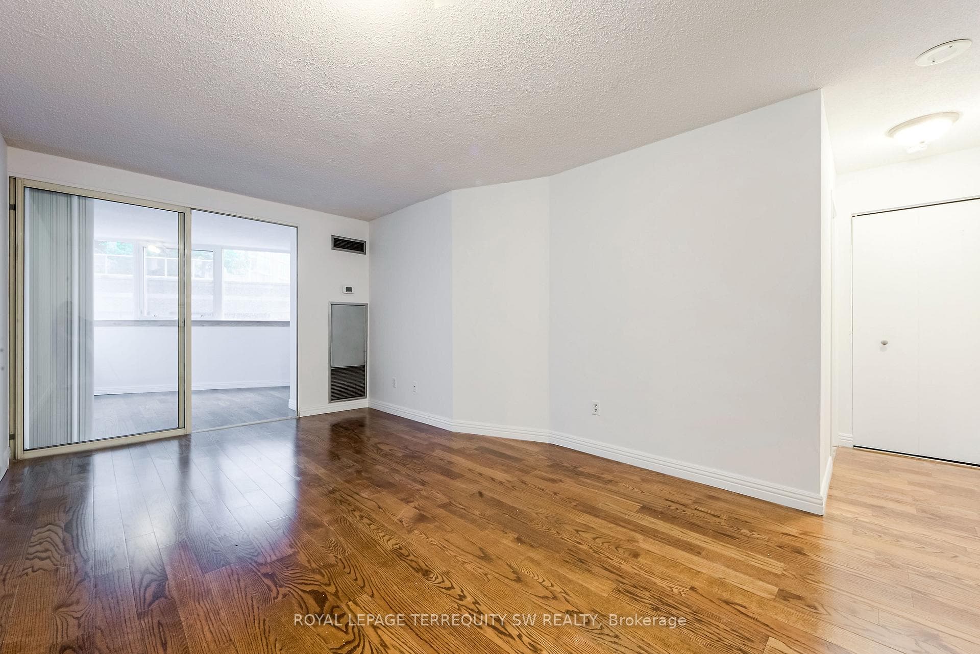 1055 Bay Street Unit 407 photo 24