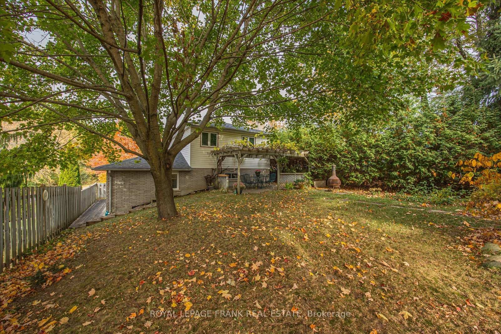 285 Cedar Valley Boulevard photo 39