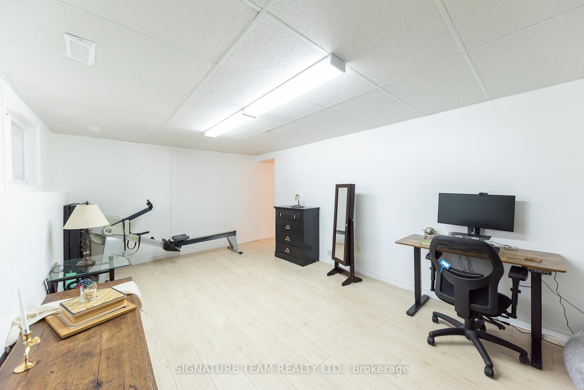 384 Morris Street photo 26