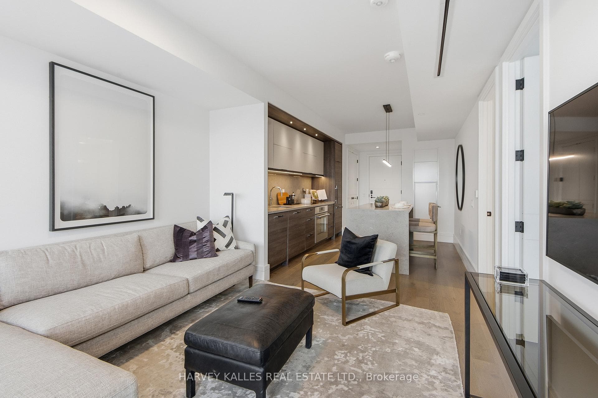 215 Lonsdale Road Unit 1205 photo 6